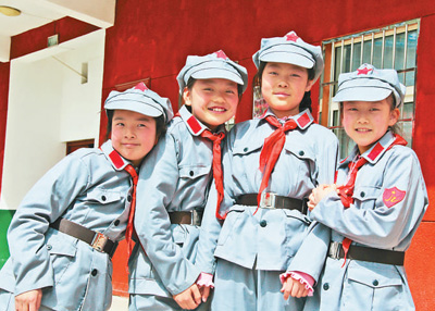孩子们在照金北梁红军小学快乐成长。《人民日报》记者 曹树林摄 